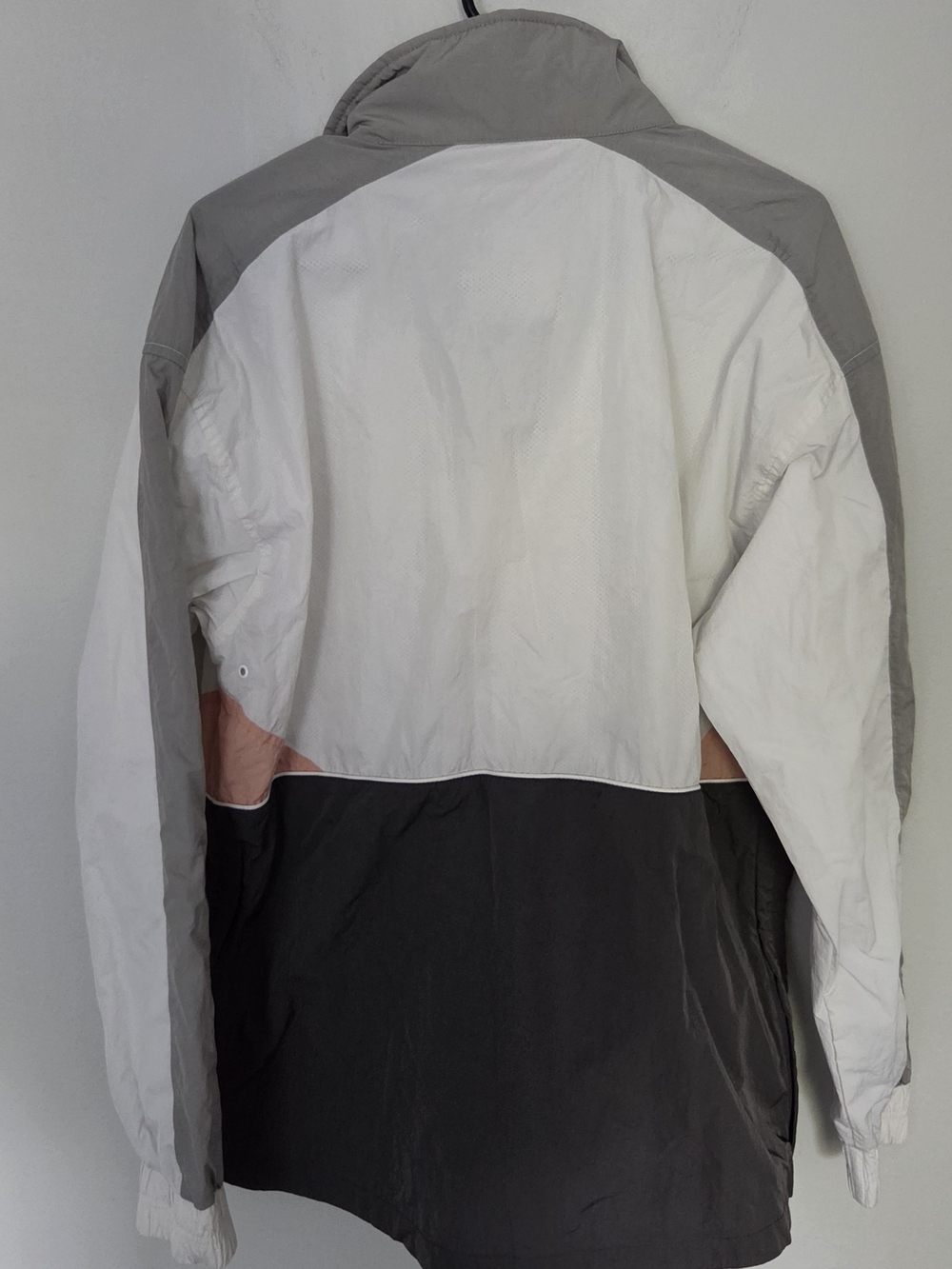 Hollister Womans Colorblock Anorak Jacket - White, Gray & Peach - Picture 5 of 11